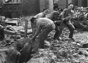 Bombenentschärfung durch Zwangsarbeiter aus Belgien