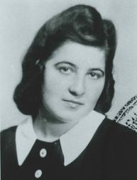Passfoto von Josefa Kuncewicz im Alter von 19 Jahren, 1942
