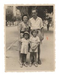 Familie Frankenstein auf der Allenby Street in Tel Aviv, Israel, Herbst 1949